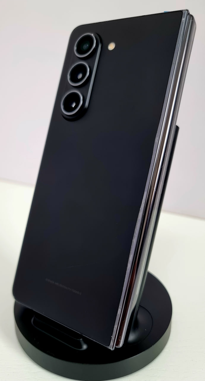 Samsung Z Fold5 5G 12/512 Graphite - БУ (без коробки / не работает внутренний экран)