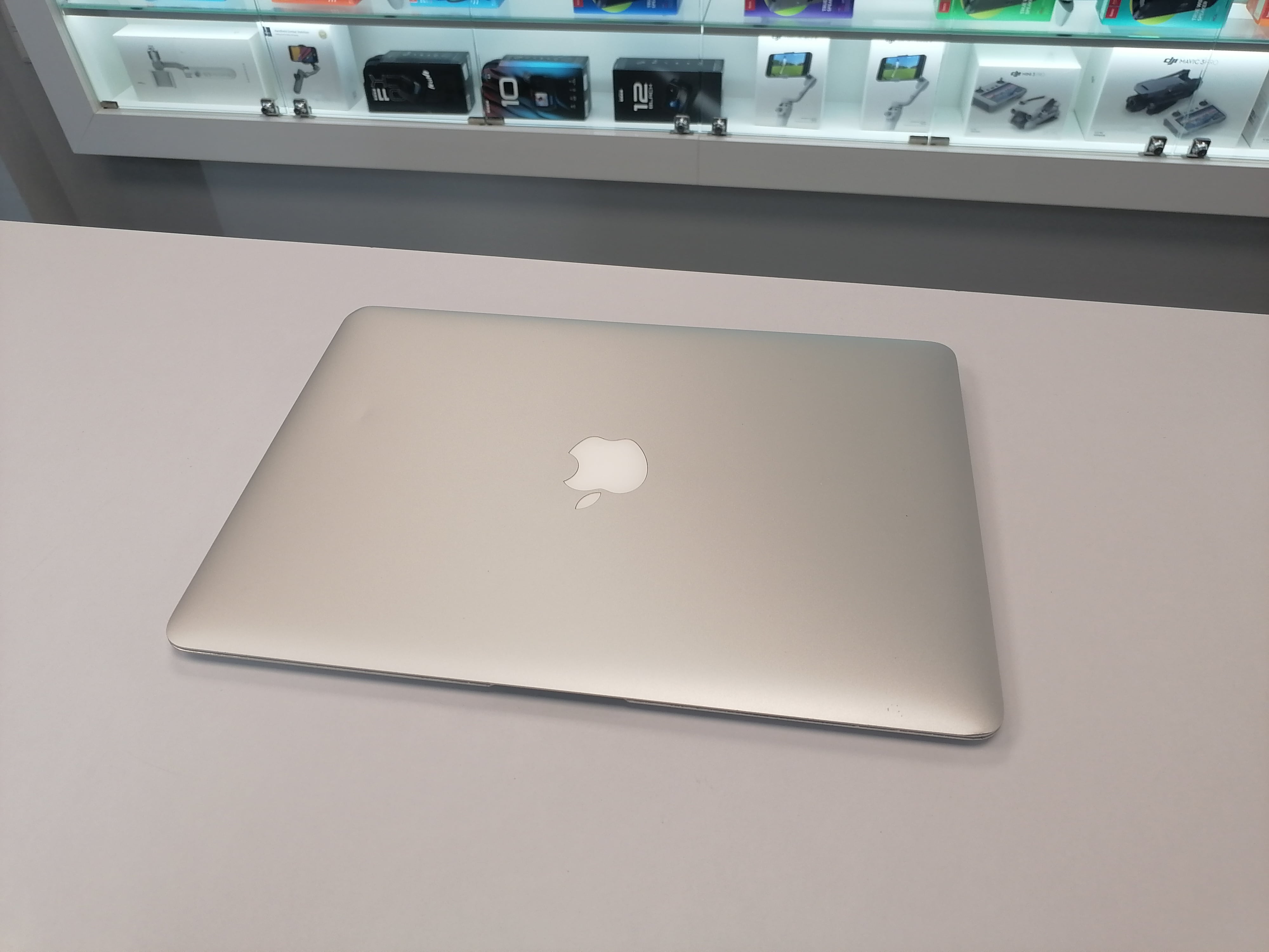 MacBook Air 13" (Early 2015) Silver (Core i7 2.2 GHz/8GB/256GB/SSD) (860 циклов / Без коробки) - Б/У