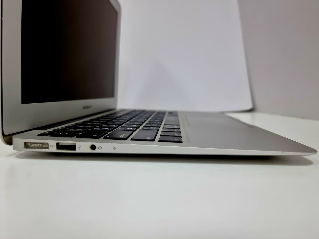 MacBook Air 11,6" Intel Core i5, 1,4ГГц, 8Gb, 128Gb SSD (Mid 2014) (Без коробки) - БУ