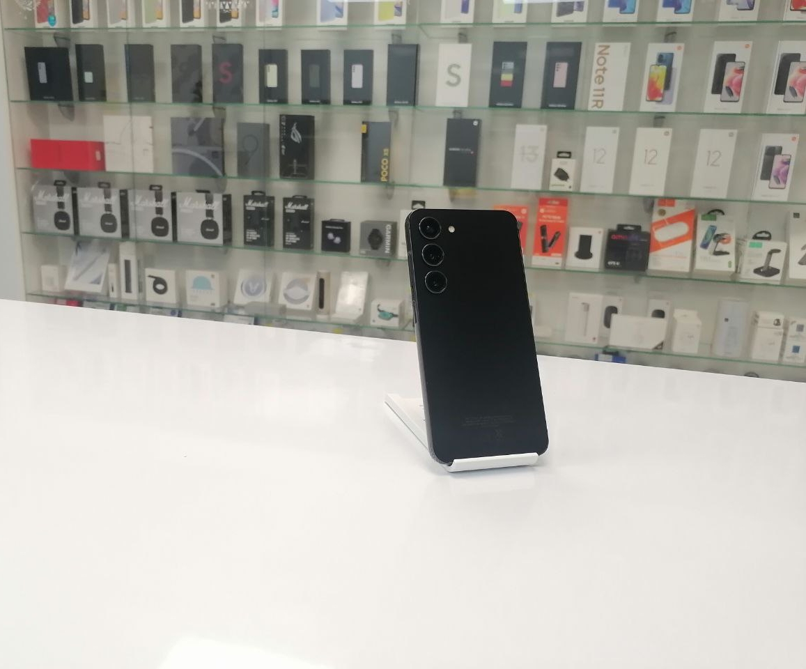 Samsung S23 8/256Gb Black (иногда мерцает экран) БУ