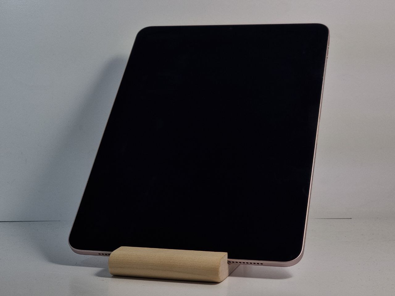 iPad Air (2022) 10.9" Wi-Fi 64Gb Pink - Б/У