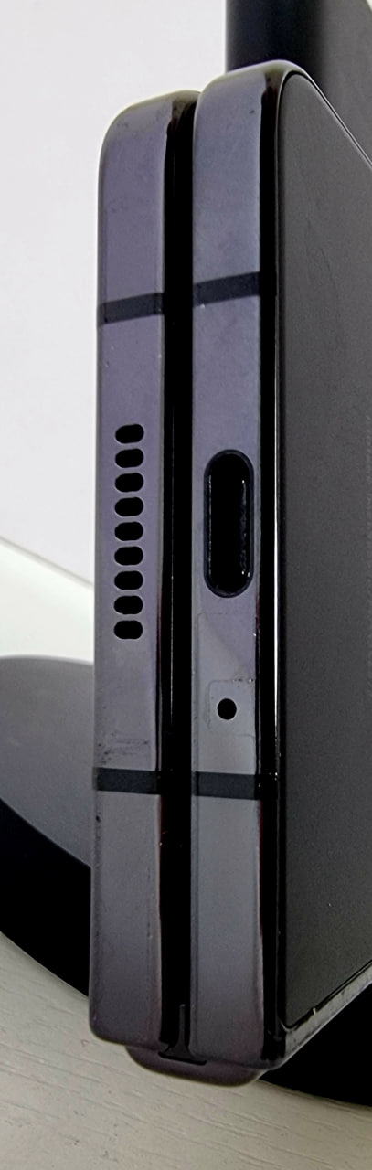 Samsung Z Fold5 5G 12/512 Graphite - БУ (без коробки / не работает внутренний экран)