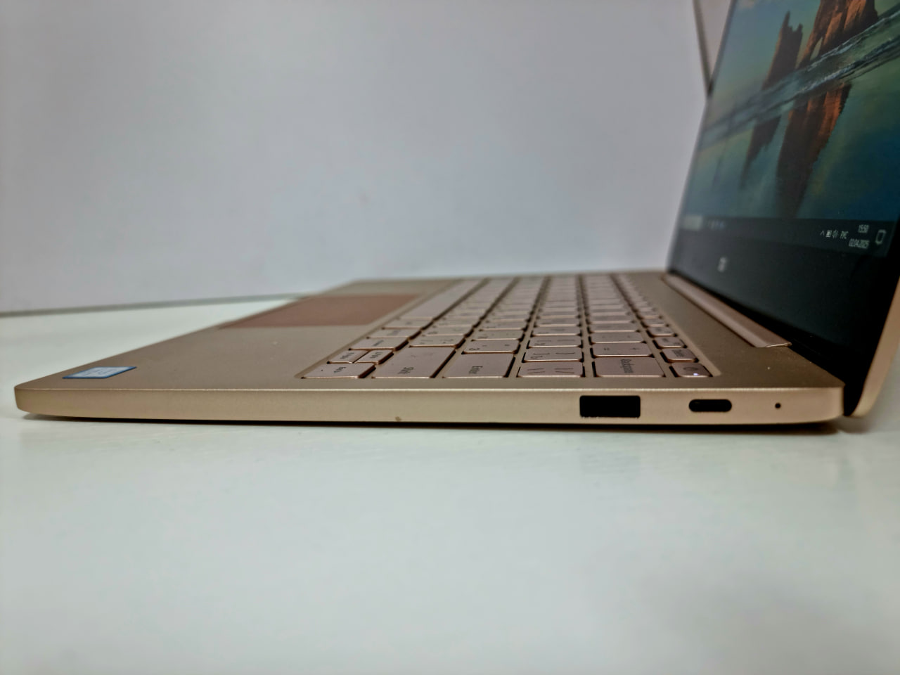 Ноутбук Xiaomi Mi Notebook Air 12 Gold (intel m3-7Y30 / 4Gb/ 250Gb/ Intel(R) Graphics 615) - Б/У
