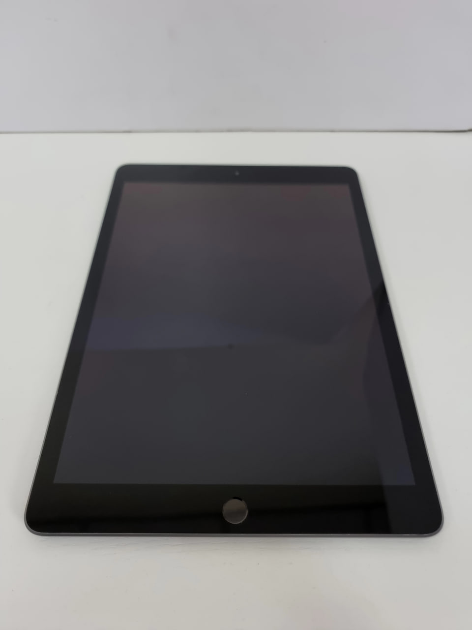 iPad 10.2" (2020) 32Gb Wi-Fi Space Gray (Без коробки) RU - Б/У