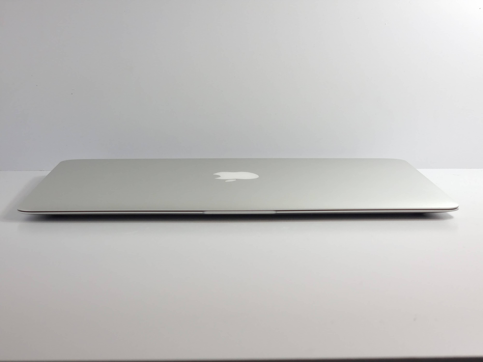 MacBook Air 13" (Mid 2017) MQD32 (Core i5 1,8 GHz/8Gb/128Gb SSD) (397 циклов / без коробки) - БУ